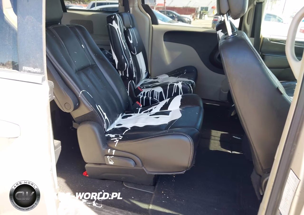 2014 Chrysler Town & Country Touring VIN:2C4RC1BG8ER325278 - 8