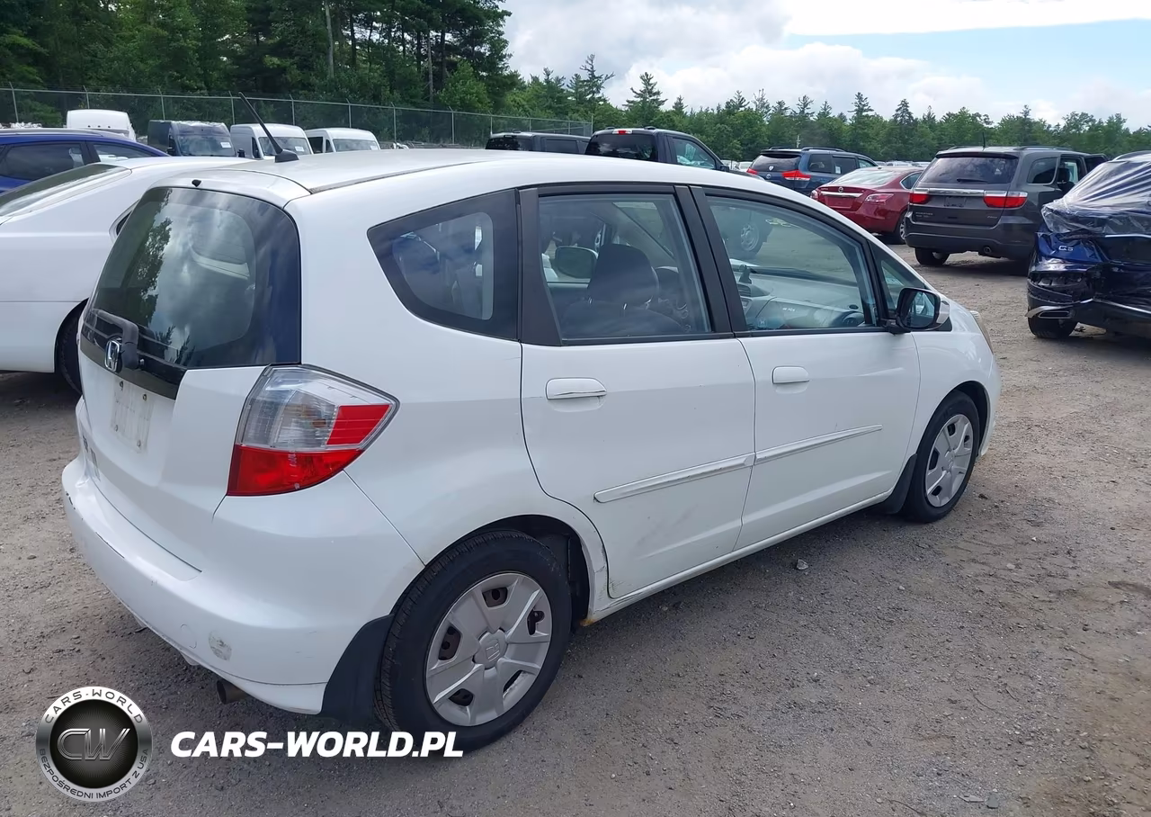 2012 Honda Fit VIN:JHMGE8H33CS006332 - 4