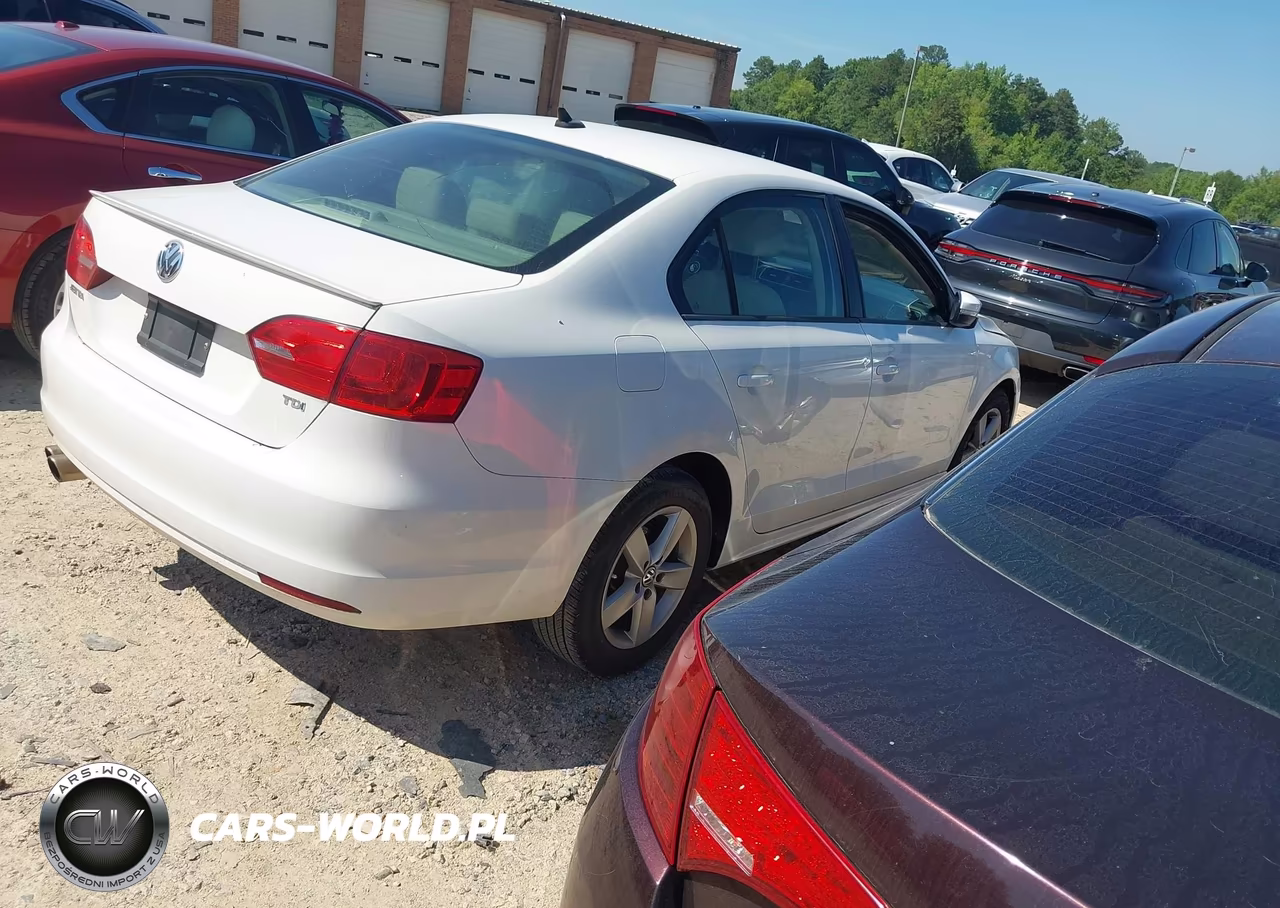 2011 Volkswagen Jetta 2.0L Tdi VIN:3VWLL7AJ4BM104122 - 4