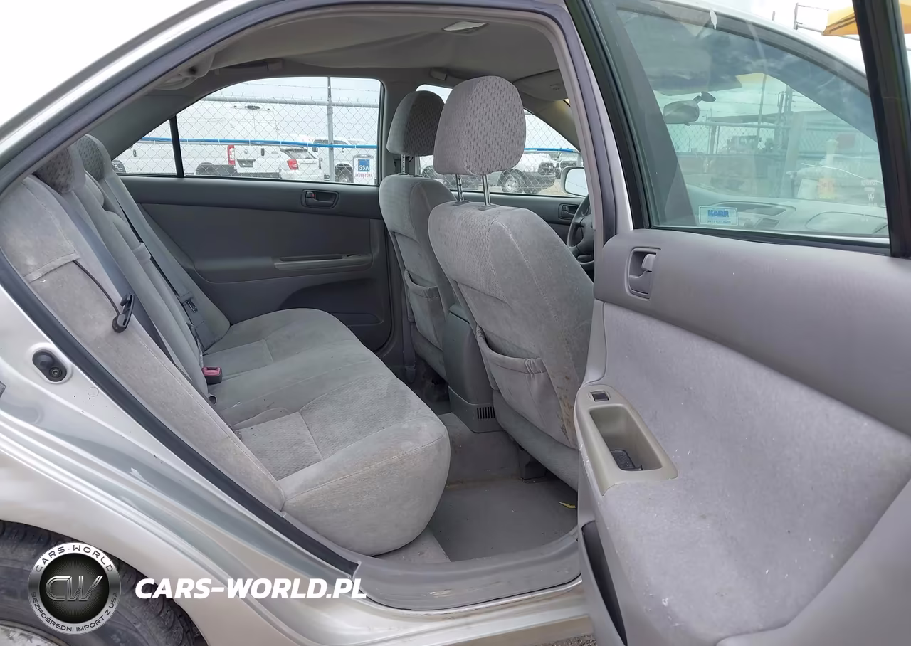 2004 Toyota Camry Le VIN:4T1BE32KX4U930671 - 8