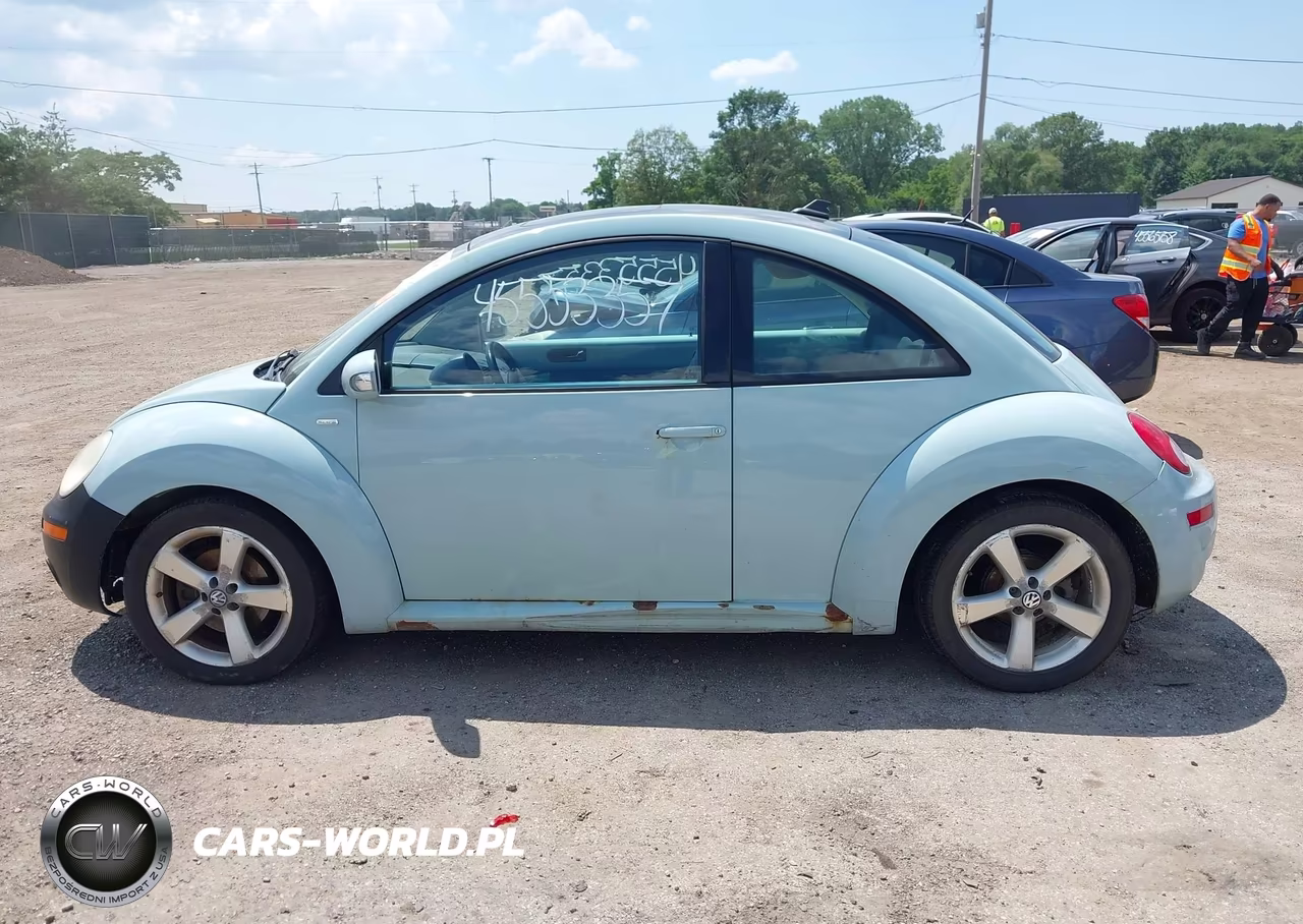 2010 Volkswagen New Beetle 2.5L Final Edition VIN:3VWRW3AG5AM023627 - 14