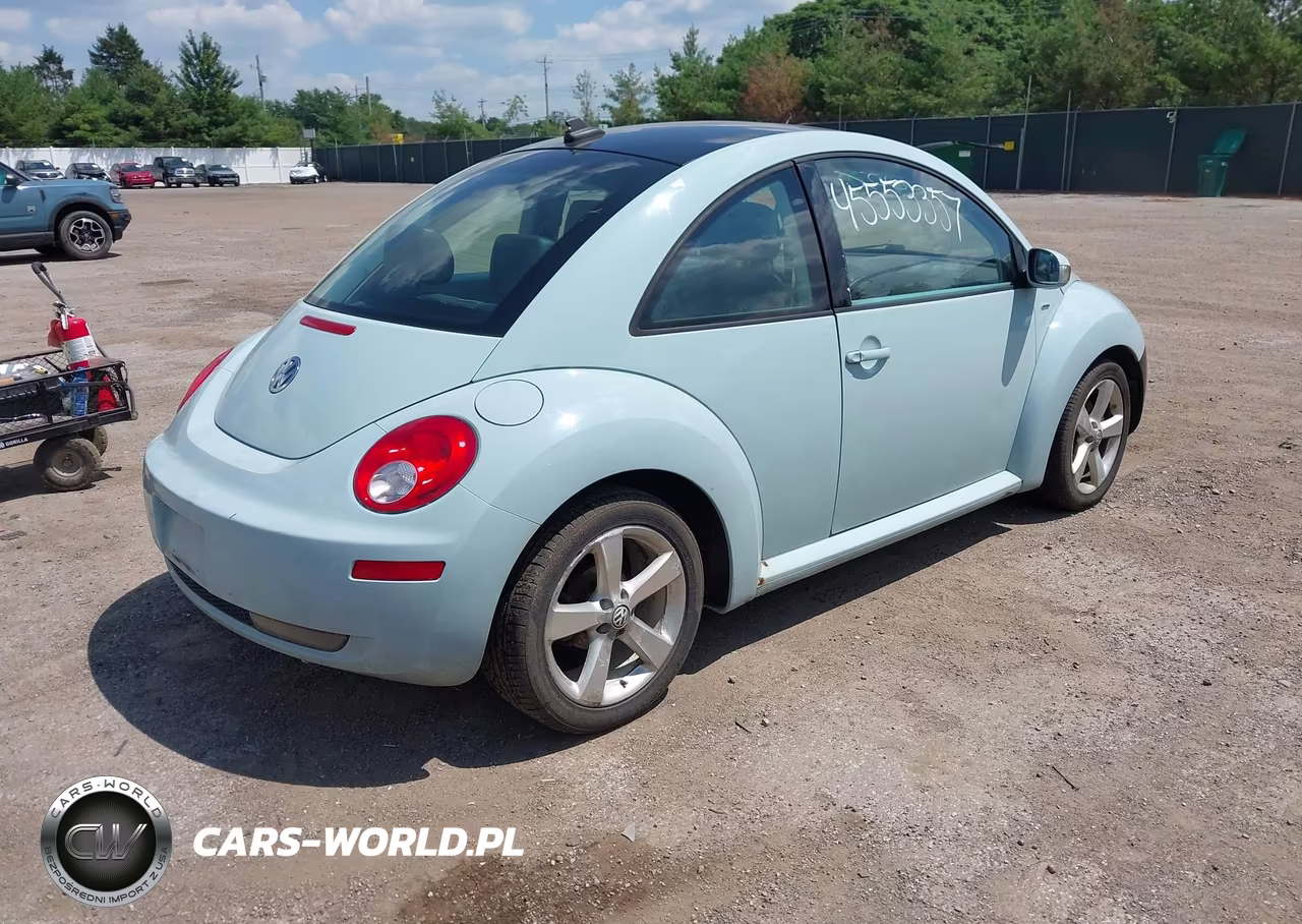 2010 Volkswagen New Beetle 2.5L Final Edition VIN:3VWRW3AG5AM023627 - 4