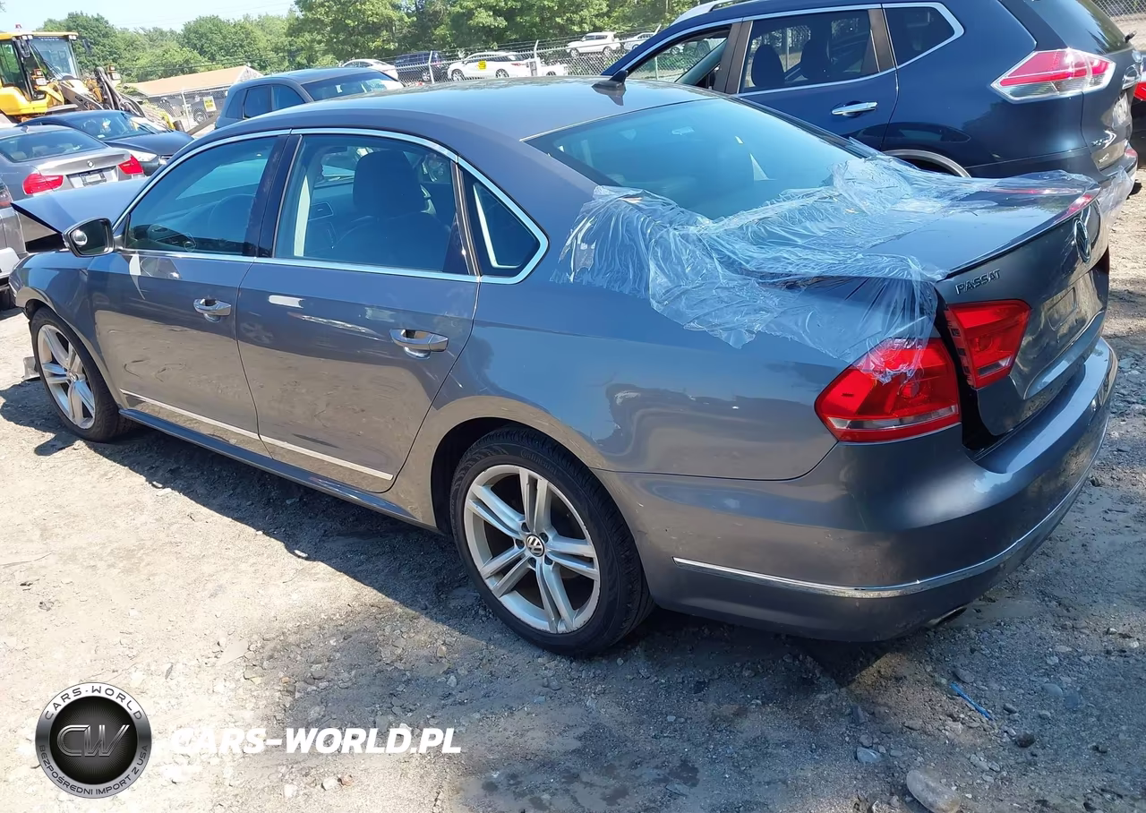 2015 Volkswagen Passat 1.8T Sel Premium VIN:1VWCT7A31FC041375 - 3