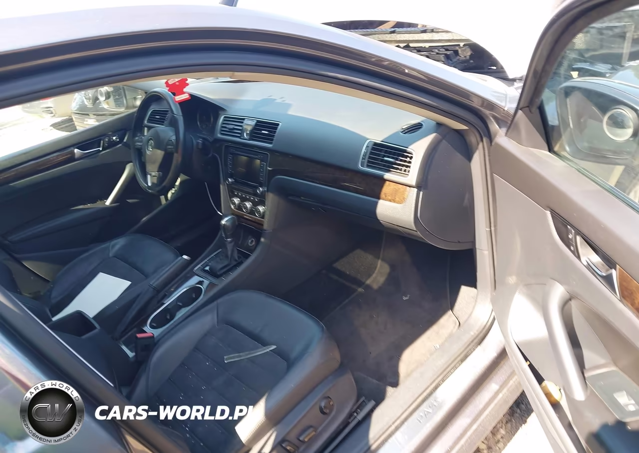 2015 Volkswagen Passat 1.8T Sel Premium VIN:1VWCT7A31FC041375 - 5