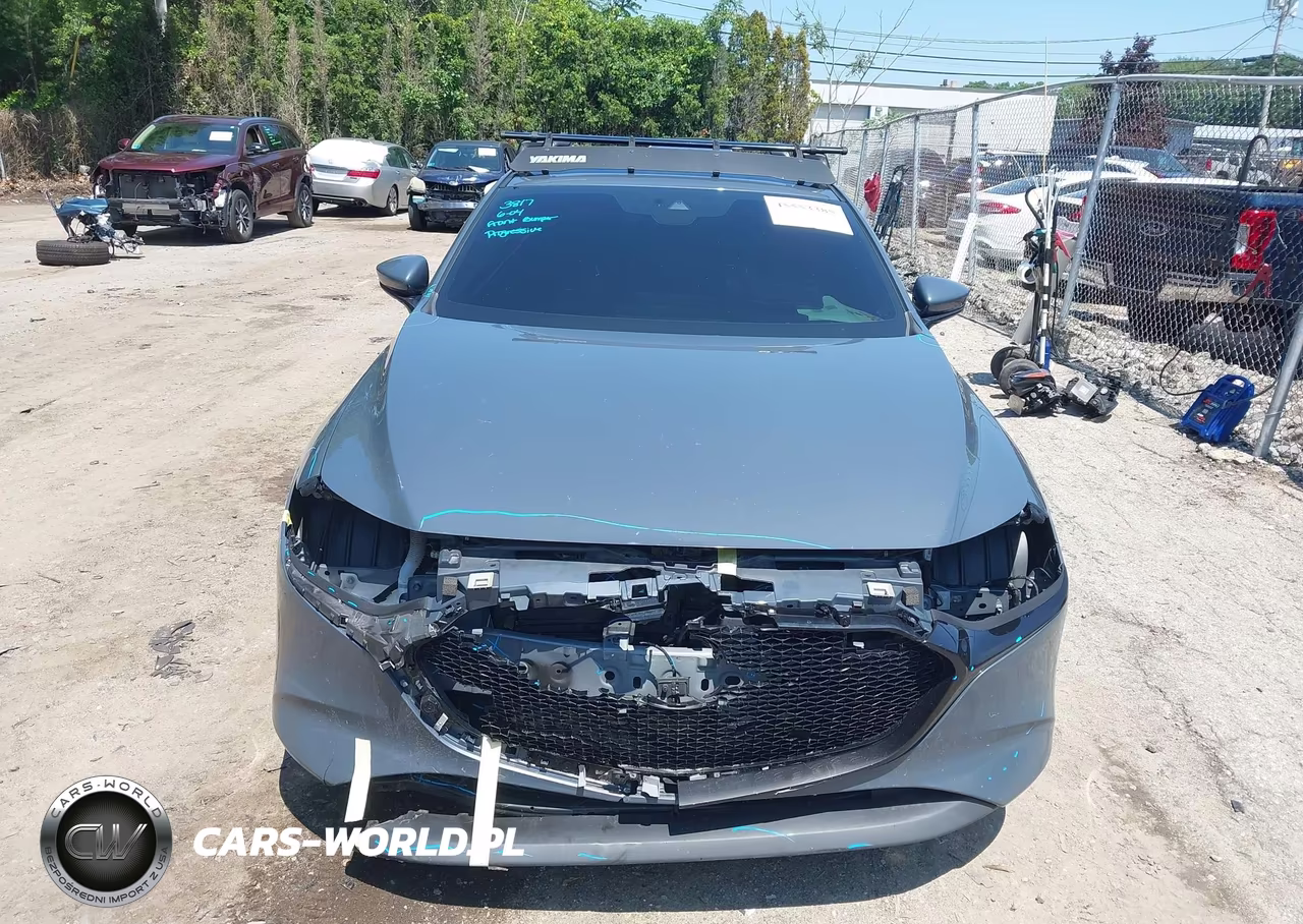 2020 Mazda Mazda3 Premium Package VIN:JM1BPBNMXL1174636 - 13