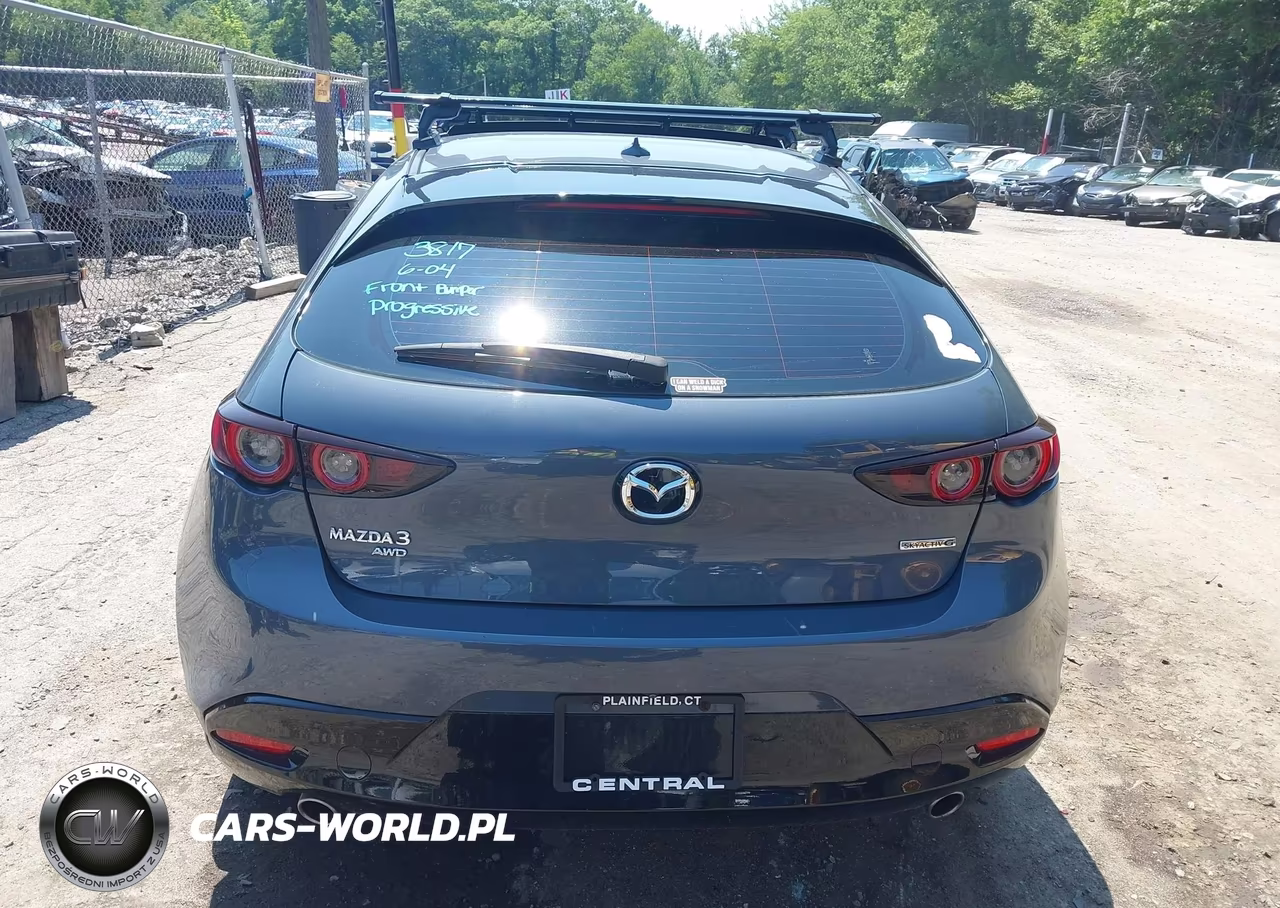 2020 Mazda Mazda3 Premium Package VIN:JM1BPBNMXL1174636 - 17
