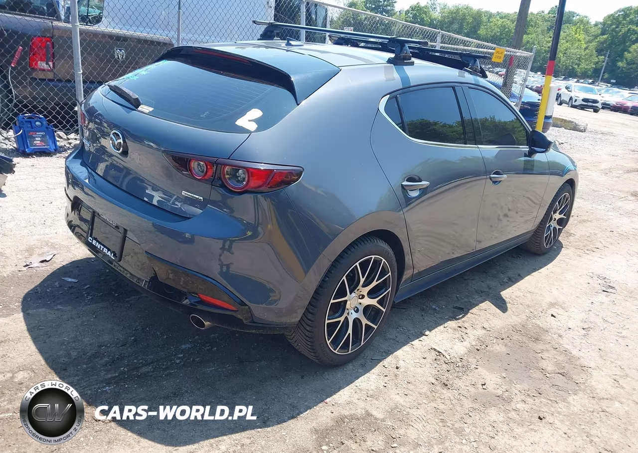 2020 Mazda Mazda3 Premium Package VIN:JM1BPBNMXL1174636 - 4