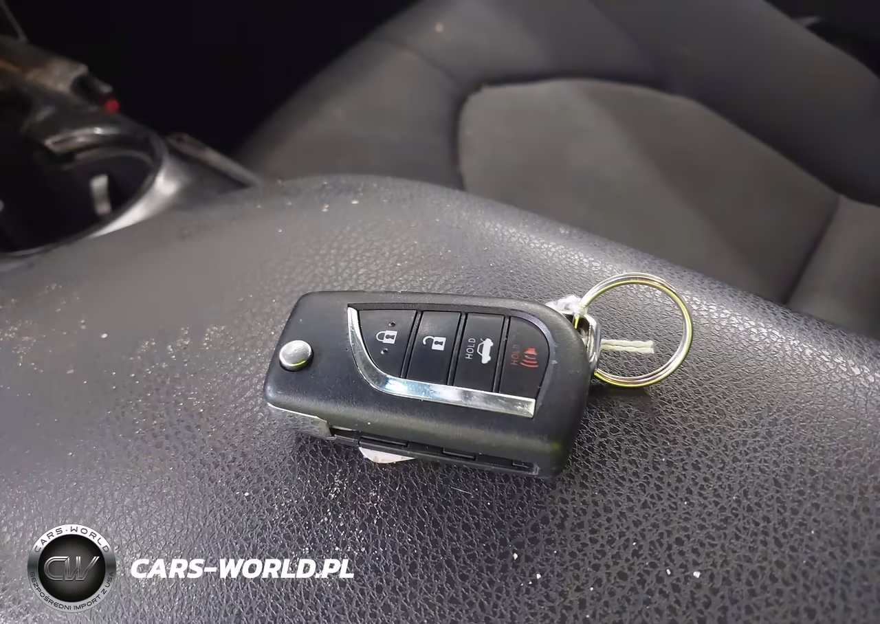 2020 Toyota Camry Le VIN:4T1C11AK4LU918553 - 11
