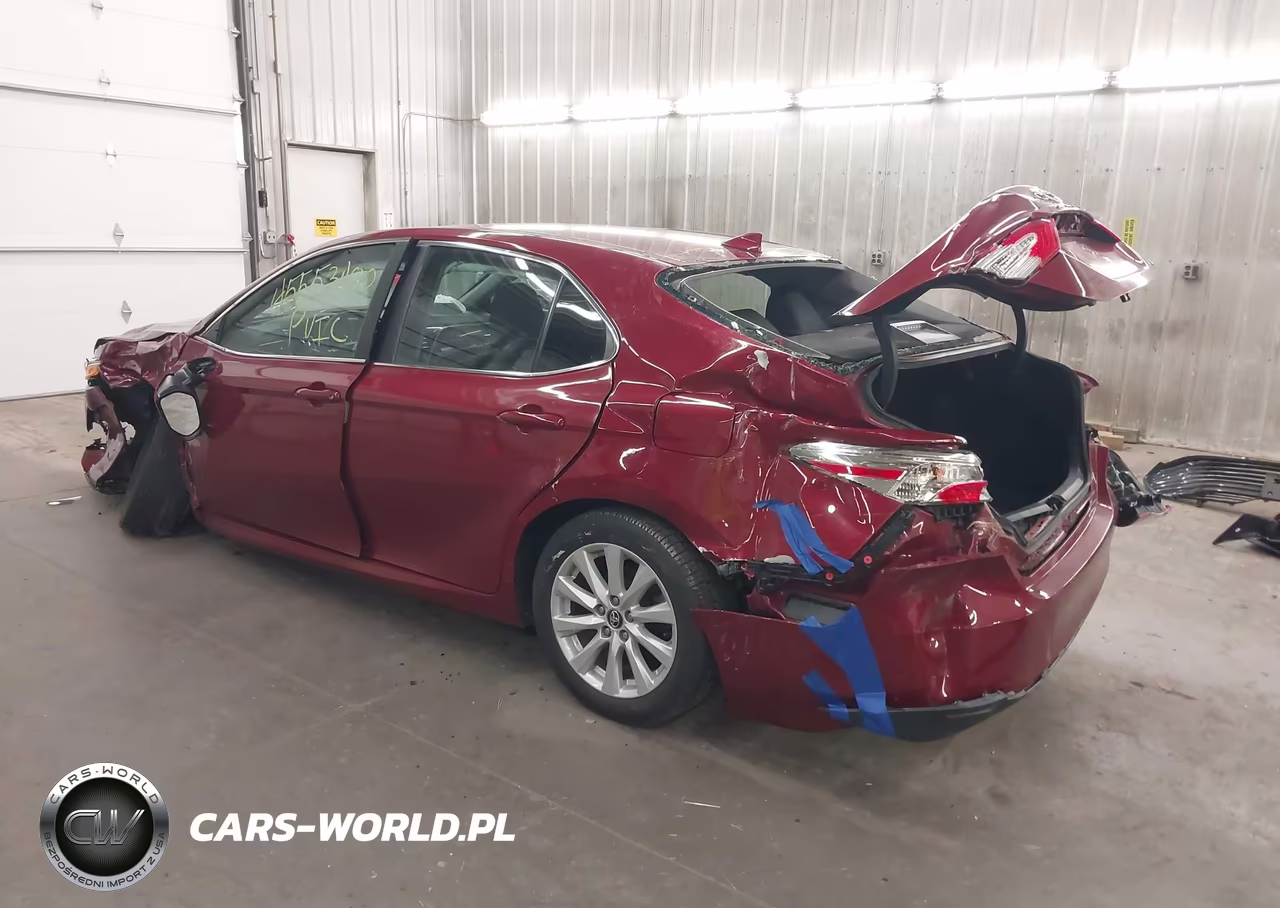 2020 Toyota Camry Le VIN:4T1C11AK4LU918553 - 3