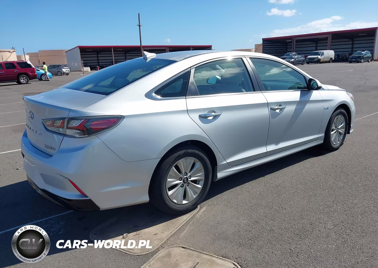 2018 Hyundai Sonata Hybrid Se VIN:KMHE24L38JA084136 - 4