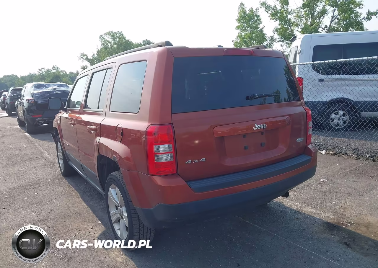 2012 Jeep Patriot Latitude VIN:1C4NJRFB0CD604841 - 3