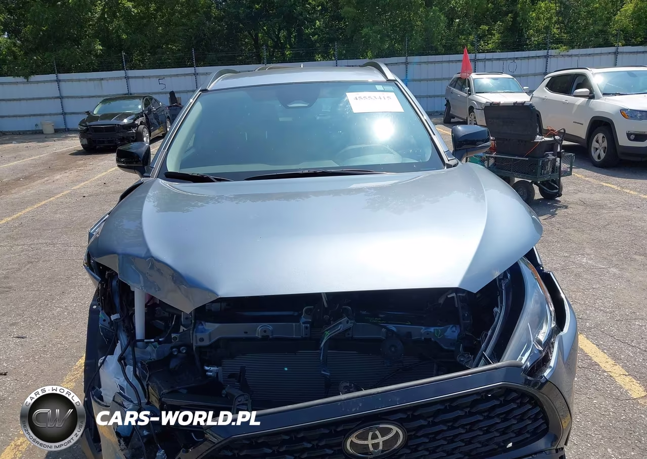 2025 Toyota Corolla Cross Le VIN:7MUCAAAG2SV127110 - 12