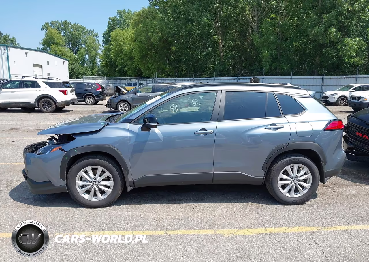 2025 Toyota Corolla Cross Le VIN:7MUCAAAG2SV127110 - 14
