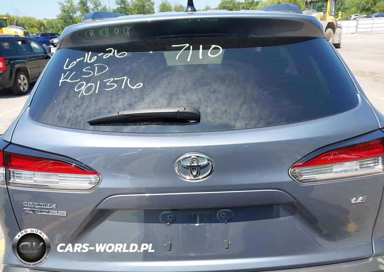 2025 Toyota Corolla Cross Le VIN:7MUCAAAG2SV127110 - 16