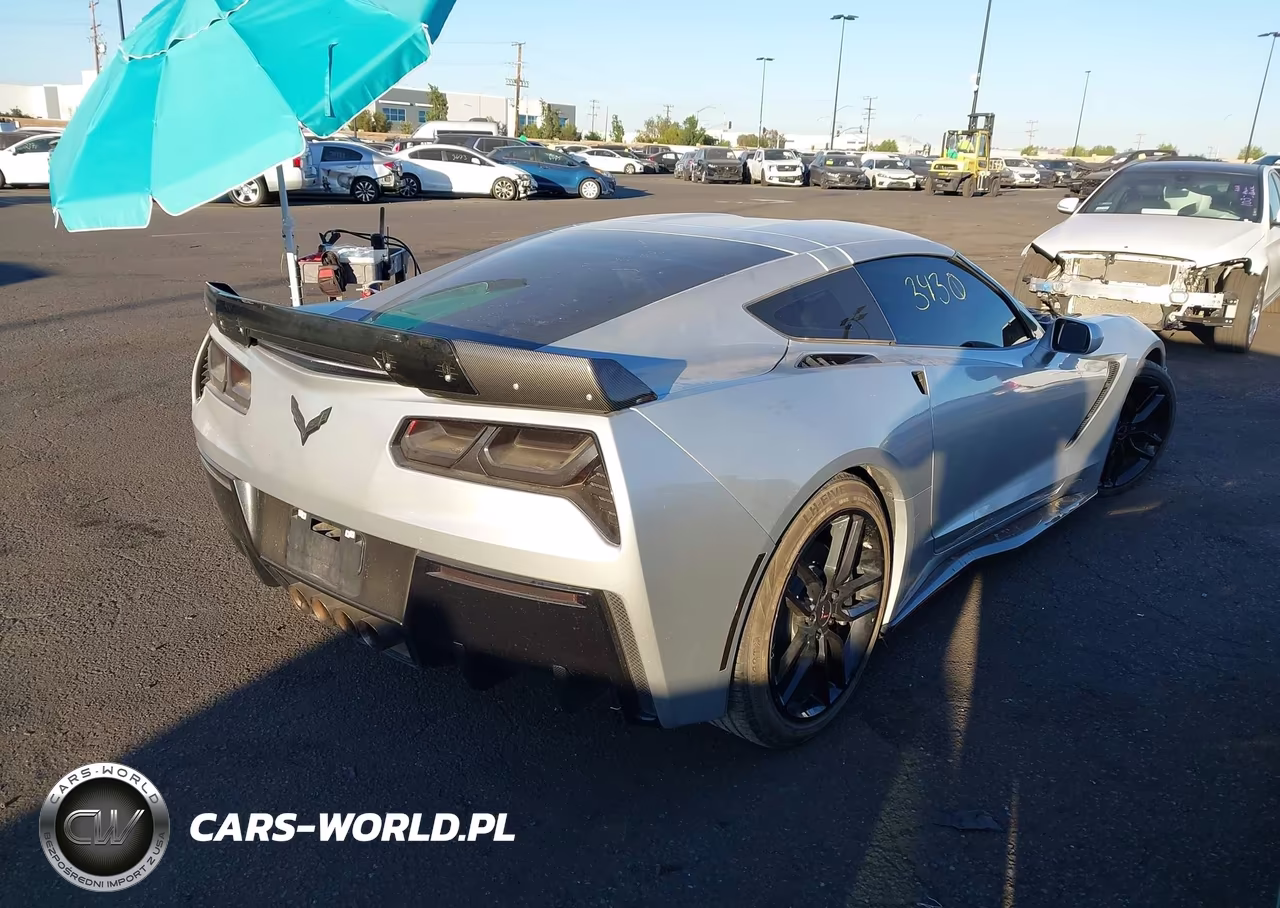 2014 Chevrolet Corvette Stingray VIN:1G1YD2D72E5122467 - 4