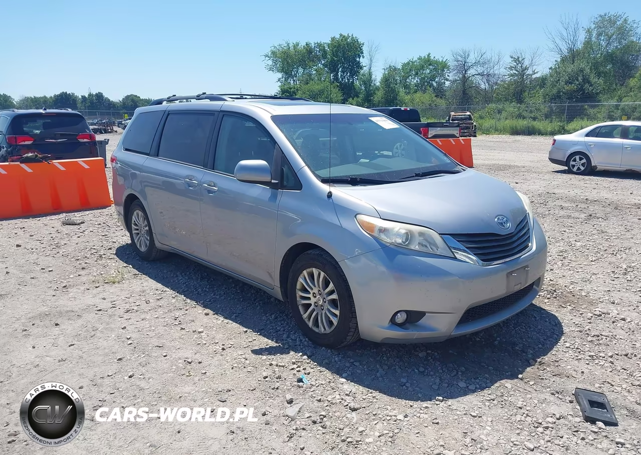 2011 Toyota Sienna Xle V6 – zdjęcie 1 z 16