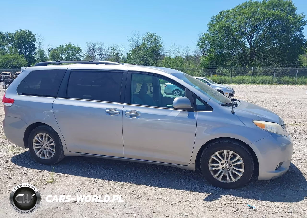 2011 Toyota Sienna Xle V6 VIN:5TDYK3DC0BS026228 - 13