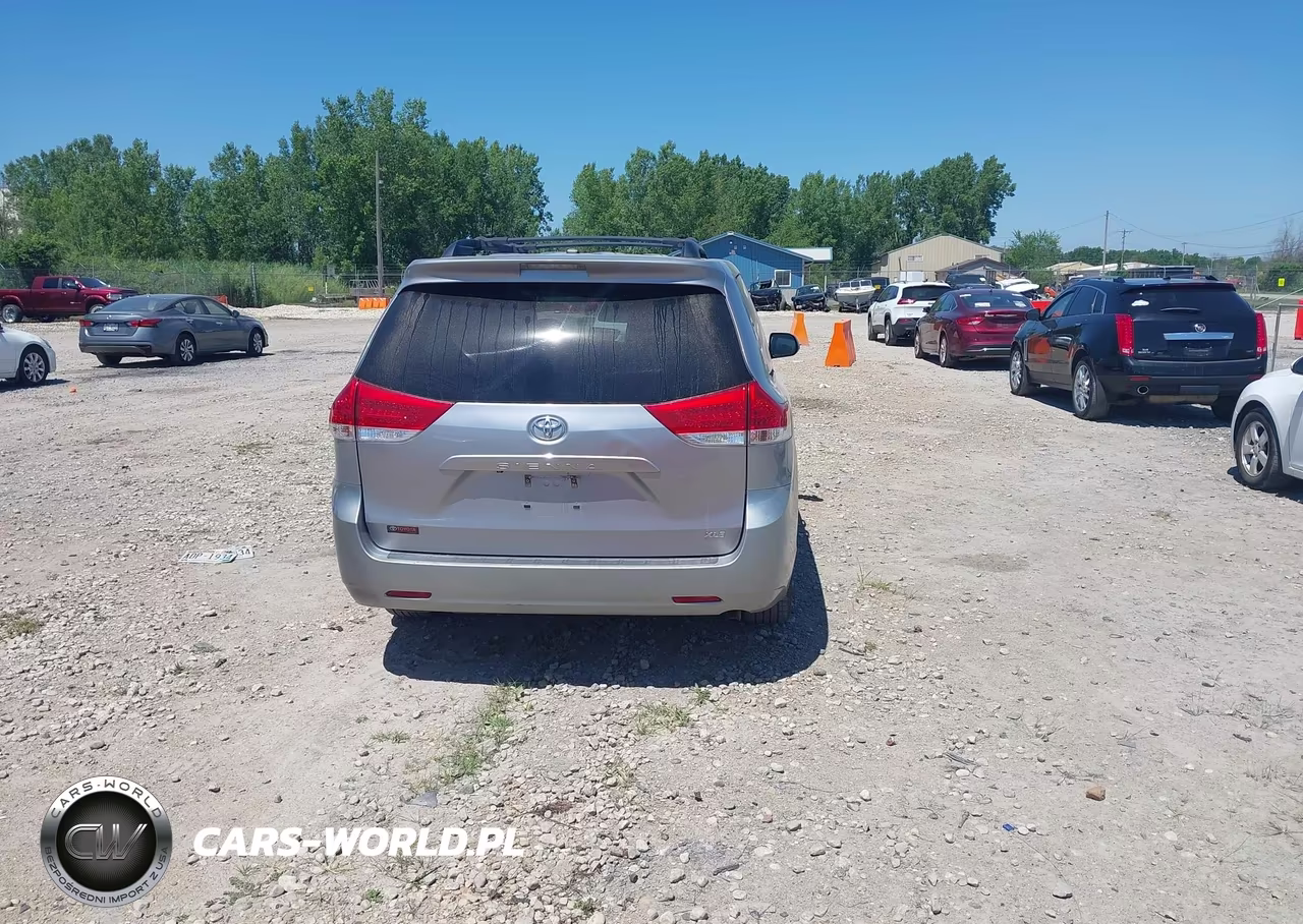 2011 Toyota Sienna Xle V6 VIN:5TDYK3DC0BS026228 - 16