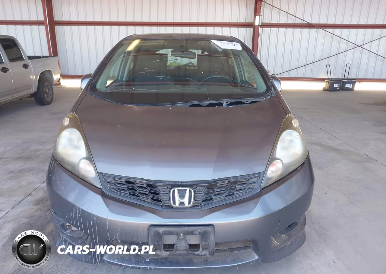 2013 Honda Fit Sport VIN:JHMGE8H53DC055141 - 13