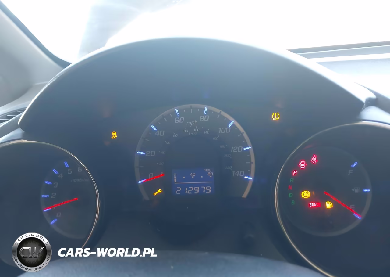 2013 Honda Fit Sport VIN:JHMGE8H53DC055141 - 7