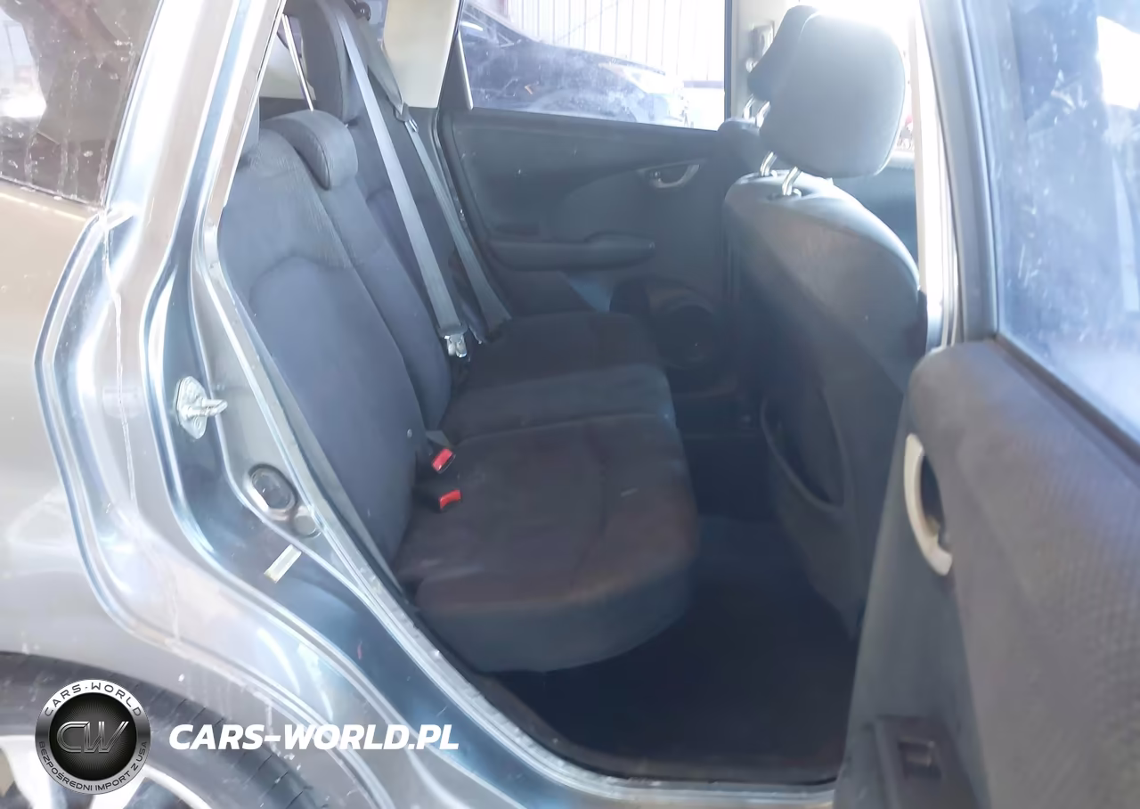 2013 Honda Fit Sport VIN:JHMGE8H53DC055141 - 8