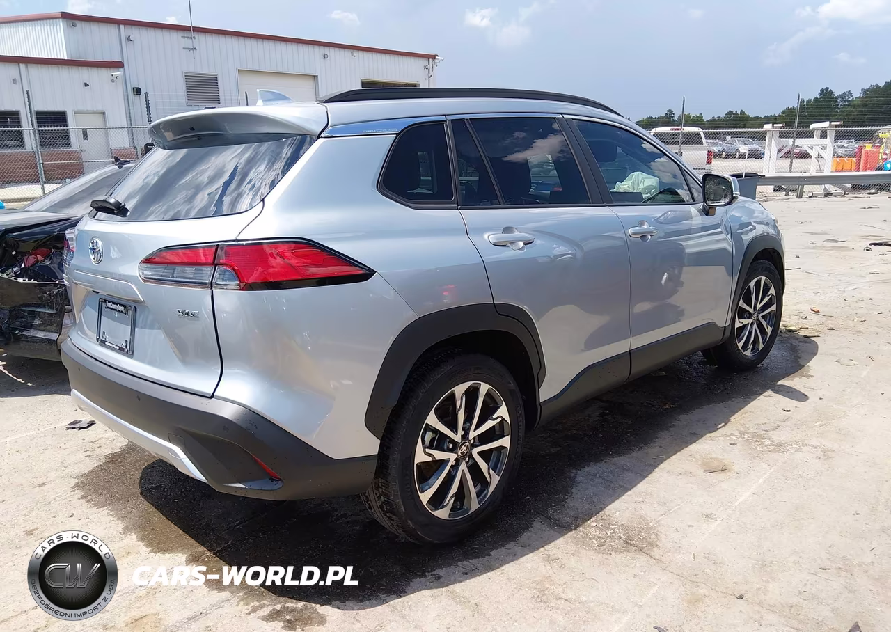 2023 Toyota Corolla Cross Xle VIN:7MUEAAAG8PV052316 - 4