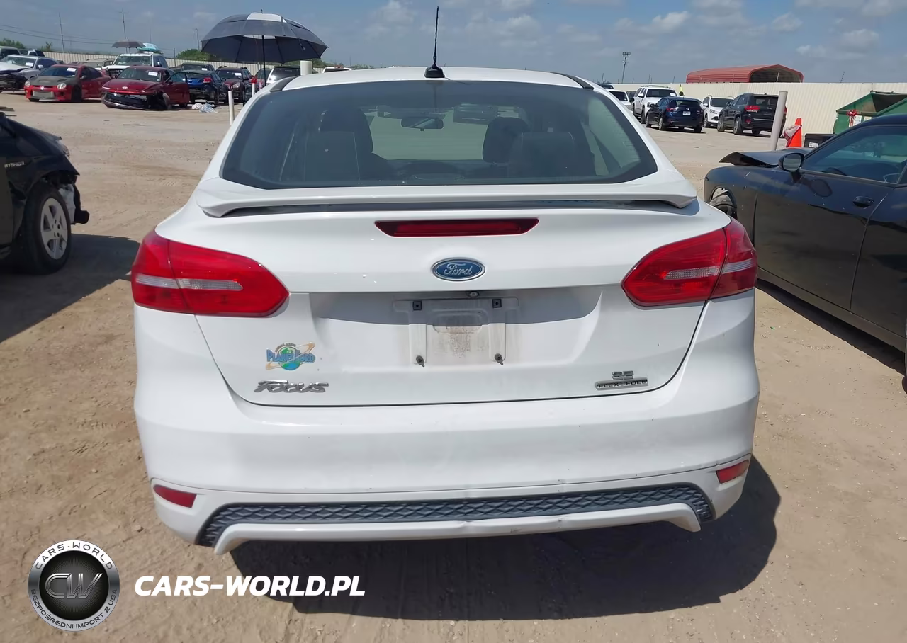 2015 Ford Focus Se VIN:1FADP3F22FL384657 - 17
