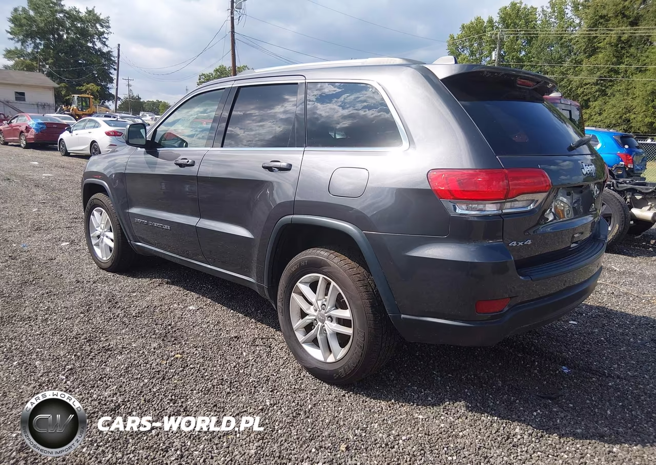 2017 Jeep Grand Cherokee Laredo VIN:1C4RJFAG6HC801545 - 3
