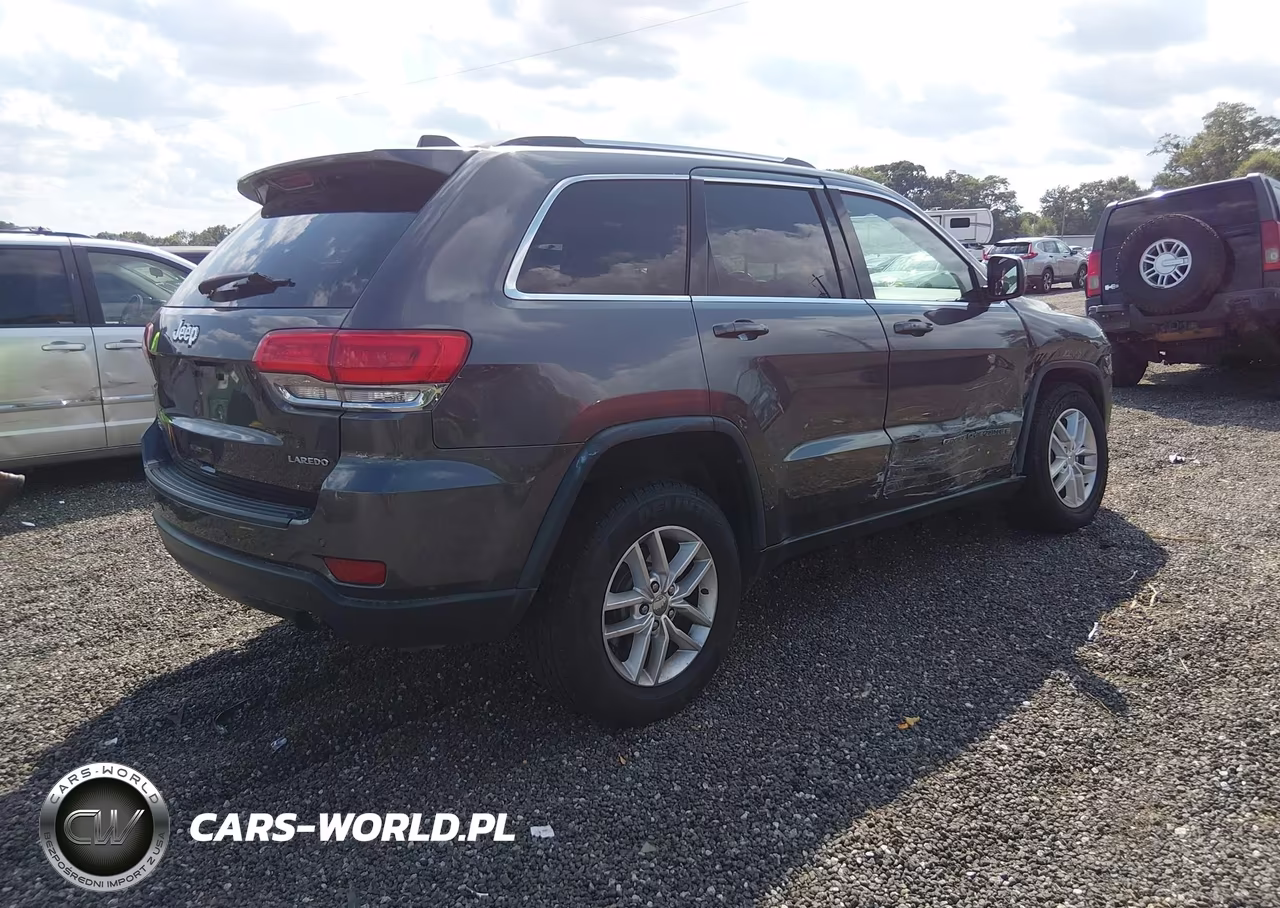 2017 Jeep Grand Cherokee Laredo VIN:1C4RJFAG6HC801545 - 4