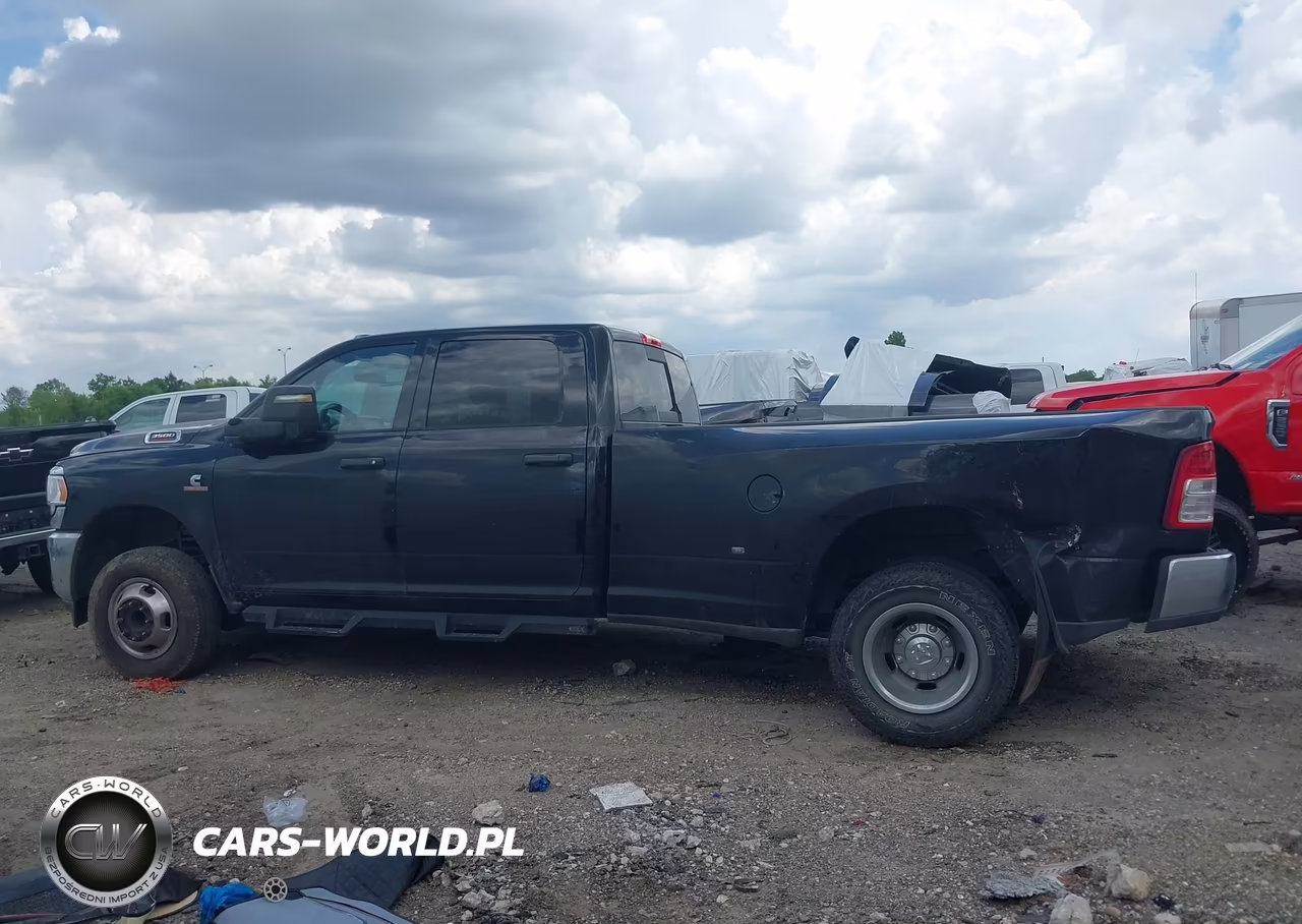2024 Ram 3500 Tradesman 4X4 8' Box VIN:3C63RRGLXRG242673 - 14