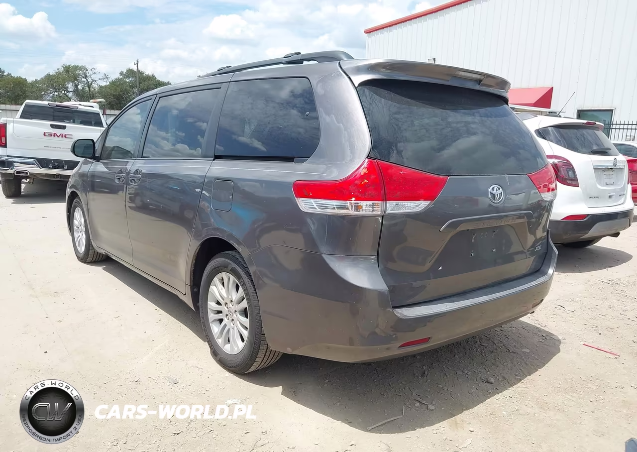2011 Toyota Sienna Xle V6 VIN:5TDYK3DC3BS154124 - 3