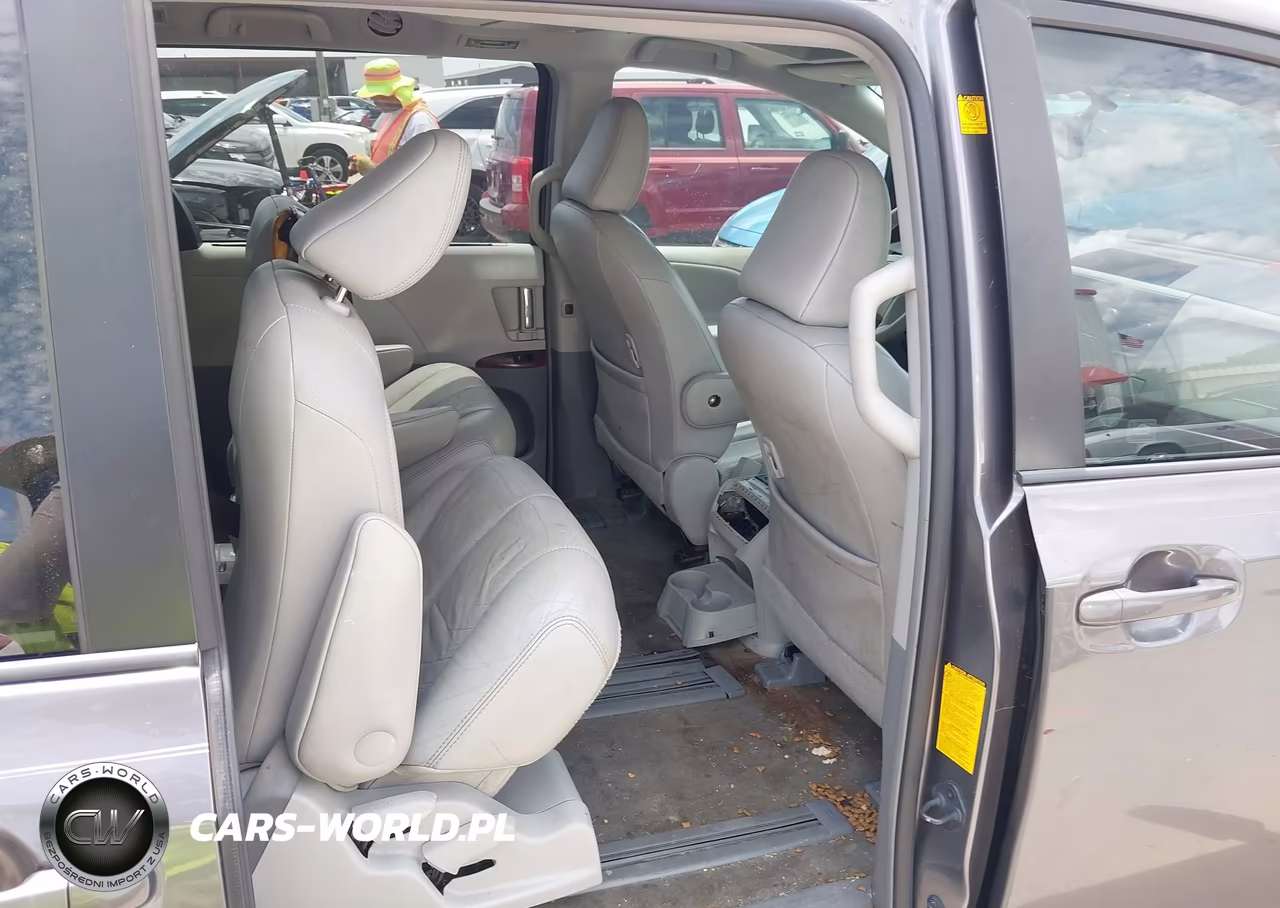 2011 Toyota Sienna Xle V6 VIN:5TDYK3DC3BS154124 - 8