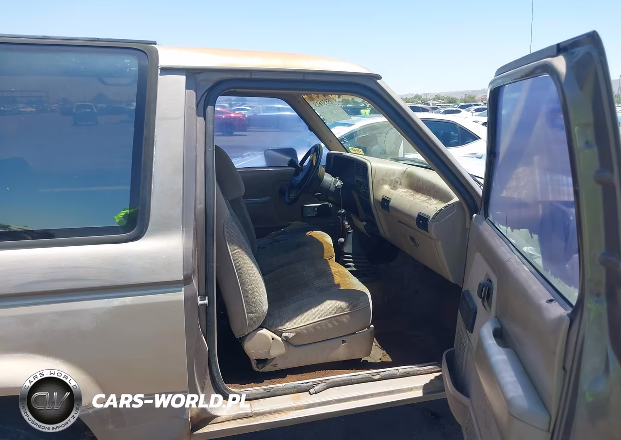 1990 Ford Bronco Ii VIN:1FMCU14T7LUA06754 - 5