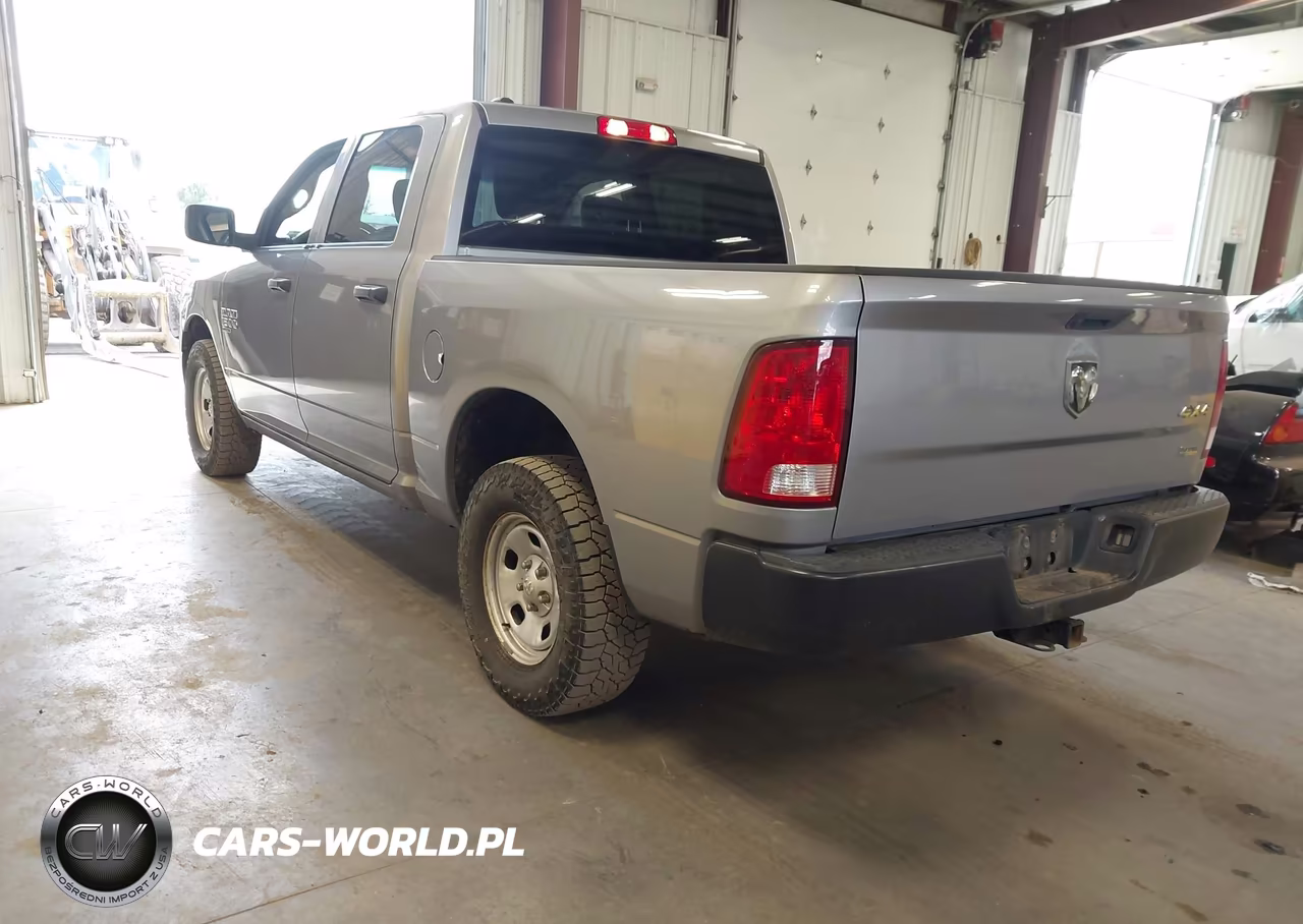 2019 Ram 1500 Classic Tradesman 4X4 5'7 Box VIN:1C6RR7KG7KS661846 - 3