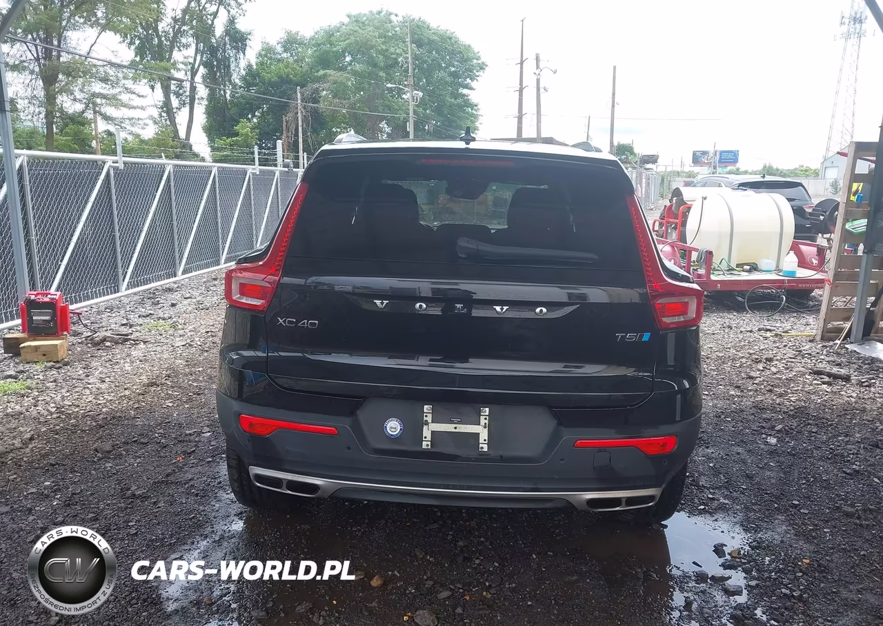 2019 Volvo Xc40 T5 Momentum VIN:YV4162UK0K2096209 - 17