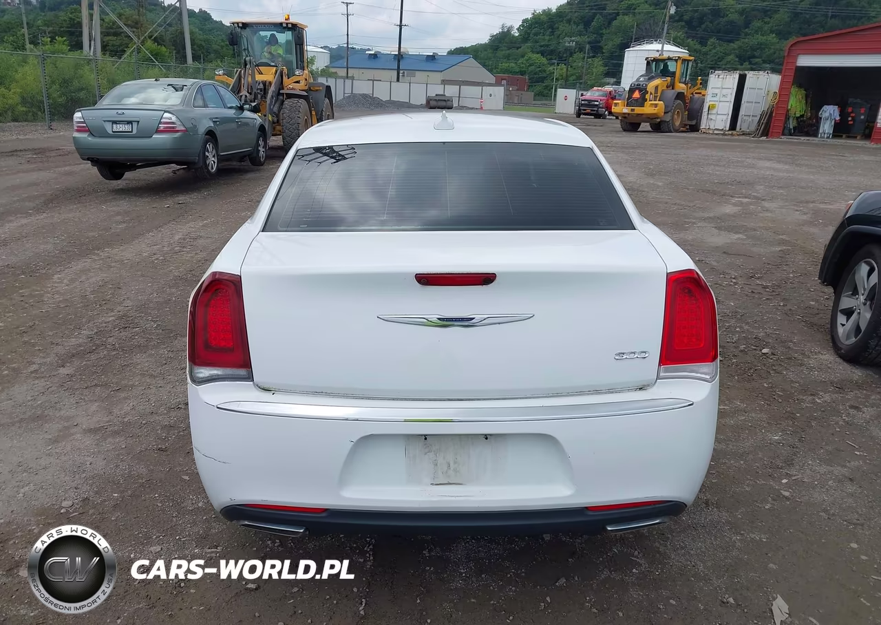 2016 Chrysler 300 Limited VIN:2C3CCAAG5GH343774 - 16