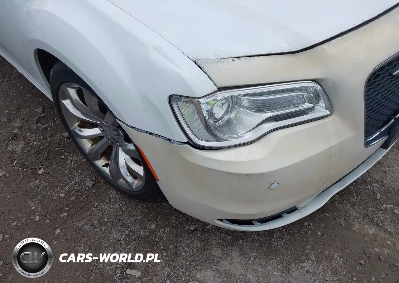 2016 Chrysler 300 Limited VIN:2C3CCAAG5GH343774 - 17