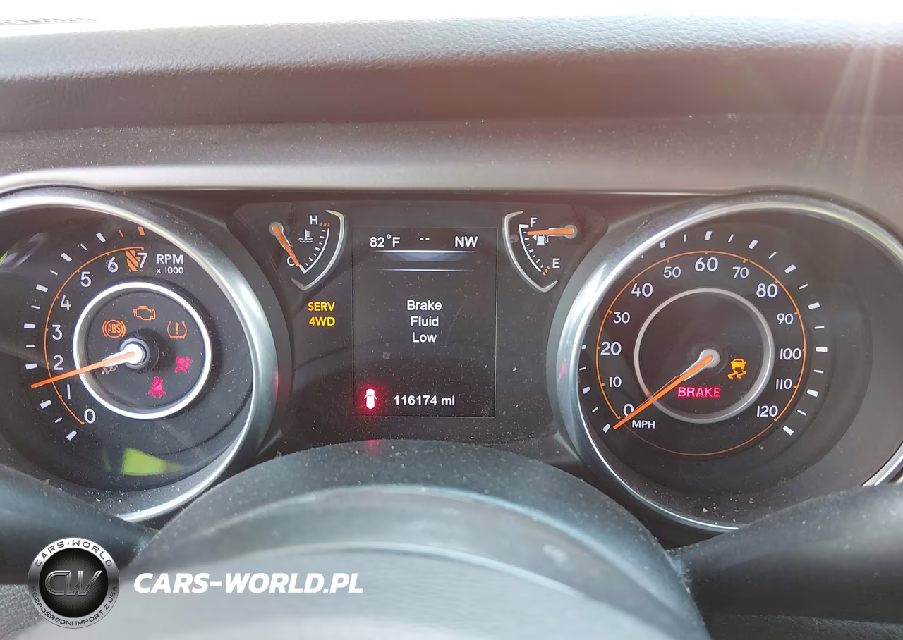2018 Jeep Wrangler Unlimited Sport 4X4 VIN:1C4HJXDG2JW231738 - 7