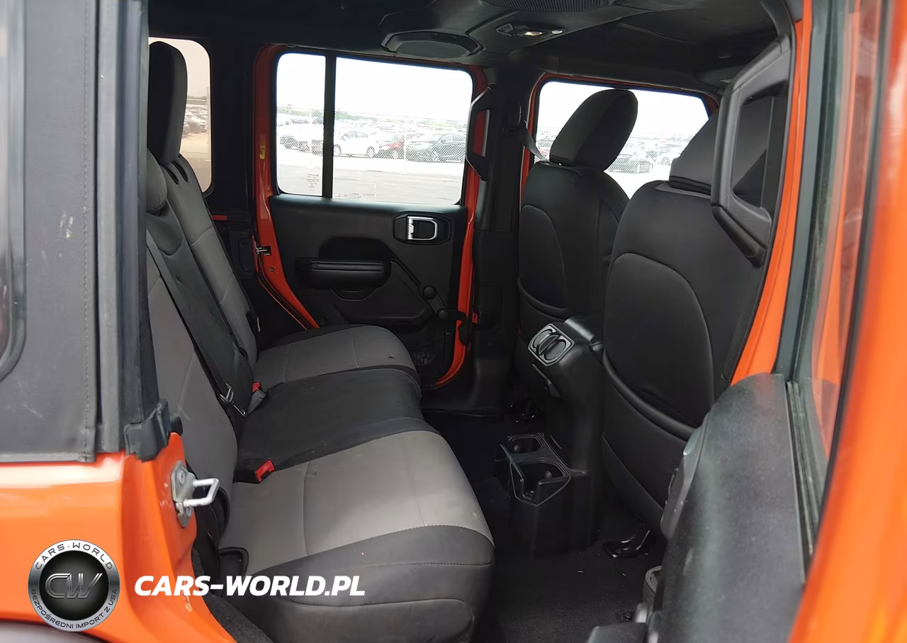 2018 Jeep Wrangler Unlimited Sport 4X4 VIN:1C4HJXDG2JW231738 - 8