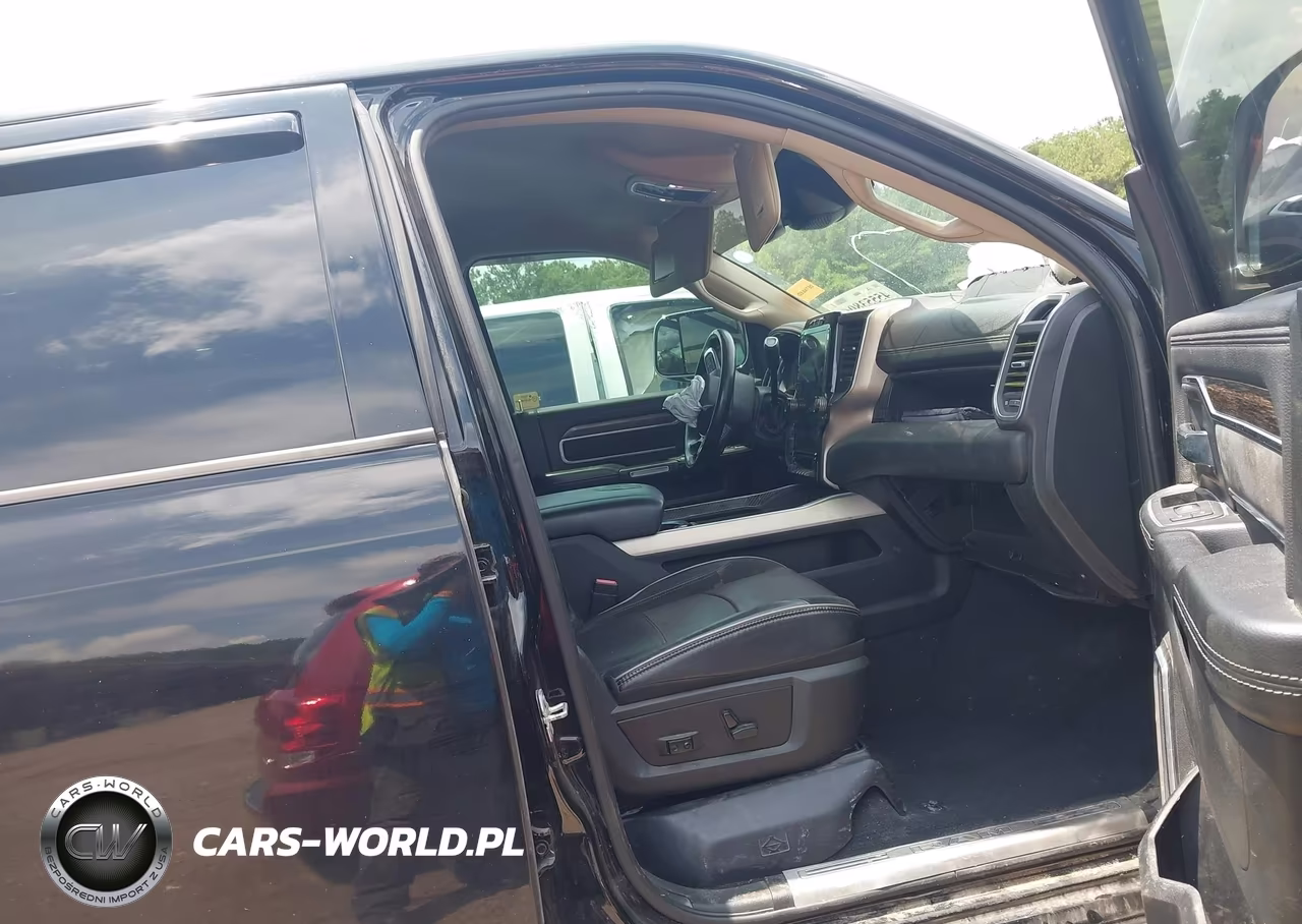 2019 Ram 3500 Laramie 4X4 8' Box VIN:3C63RRJL6KG636993 - 5