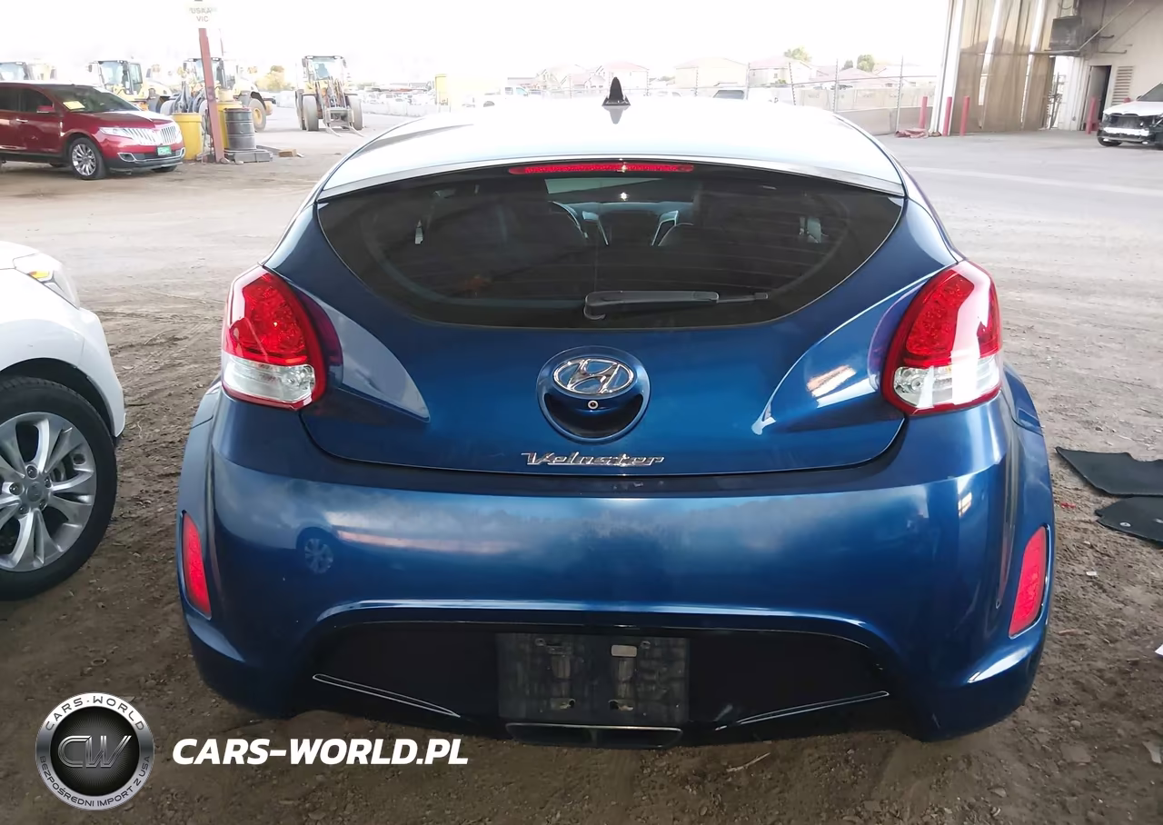 2016 Hyundai Veloster VIN:KMHTC6AD6GU302688 - 17