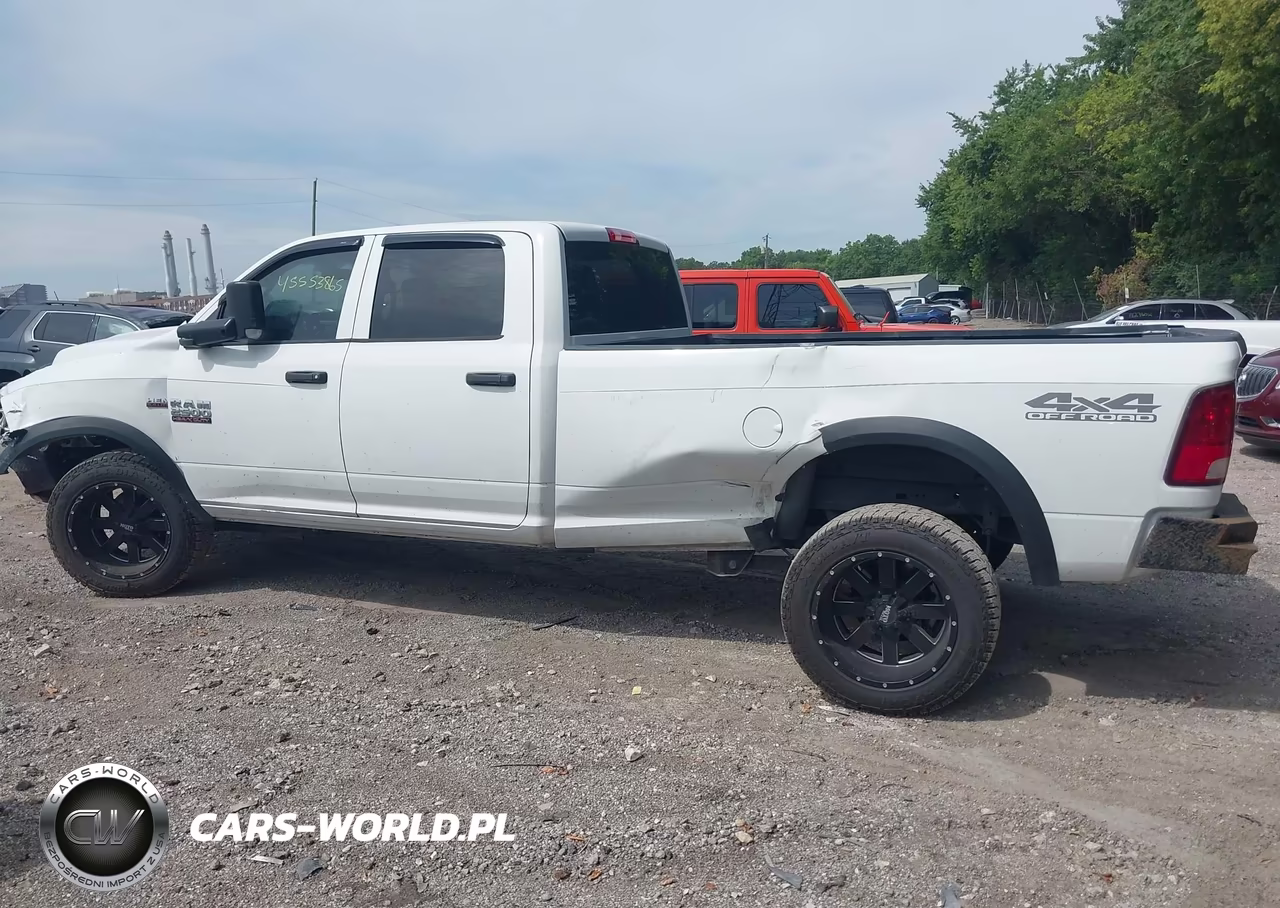 2017 Ram 2500 Tradesman 4X4 8' Box VIN:3C6UR5HJ7HG502228 - 14