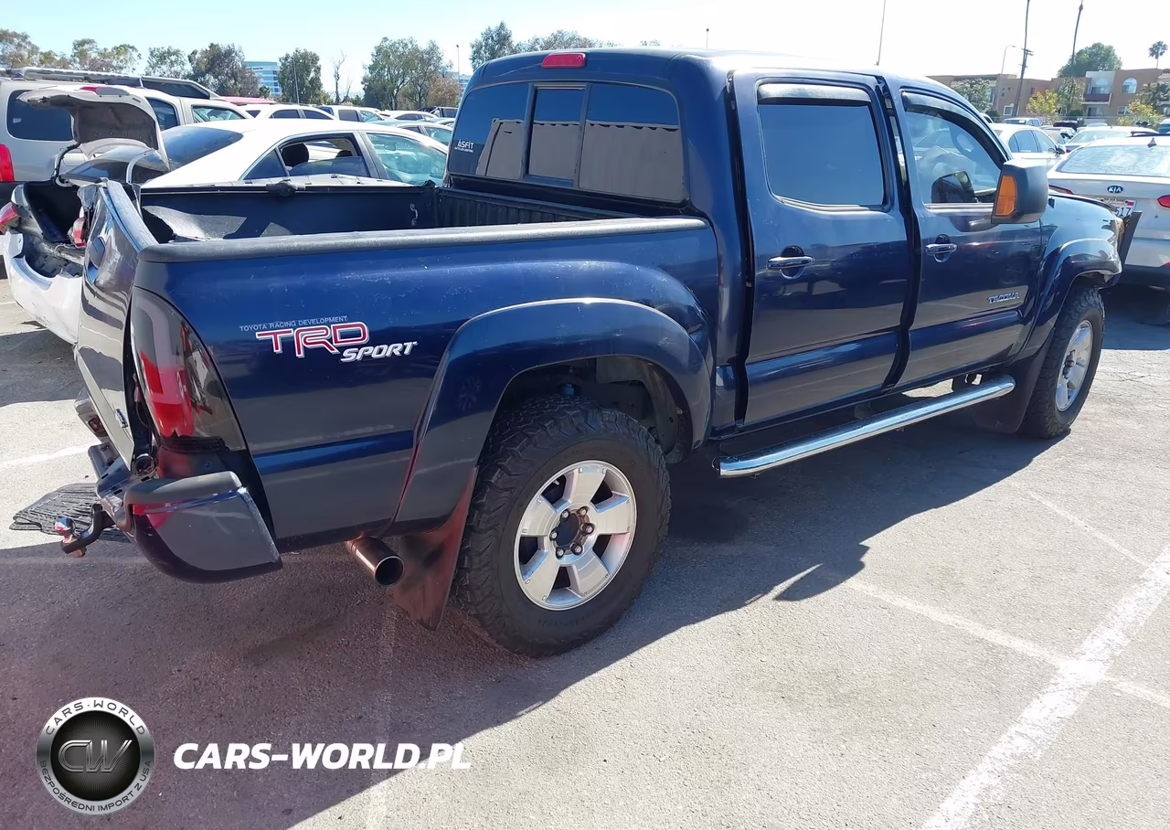 2013 Toyota Tacoma Prerunner V6 VIN:3TMJU4GN9DM142349 - 4