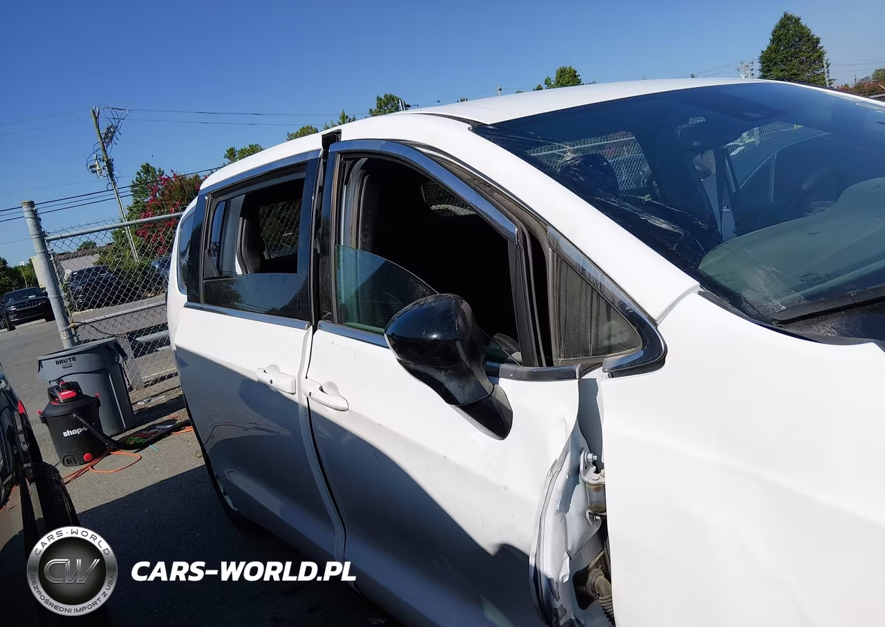 2025 Chrysler Pacifica Select VIN:2C4RC1BG6SR569751 - 13