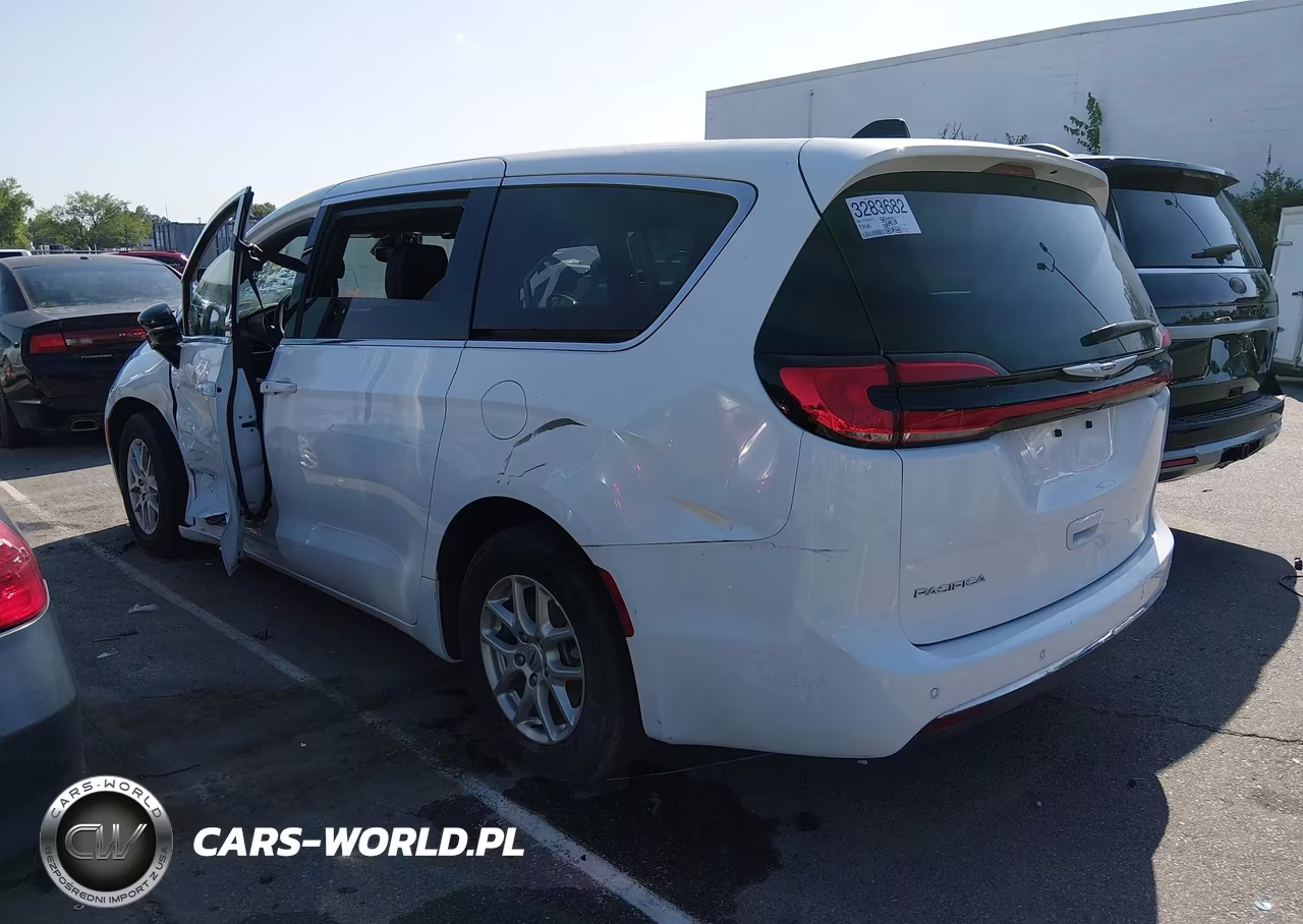 2025 Chrysler Pacifica Select VIN:2C4RC1BG6SR569751 - 3