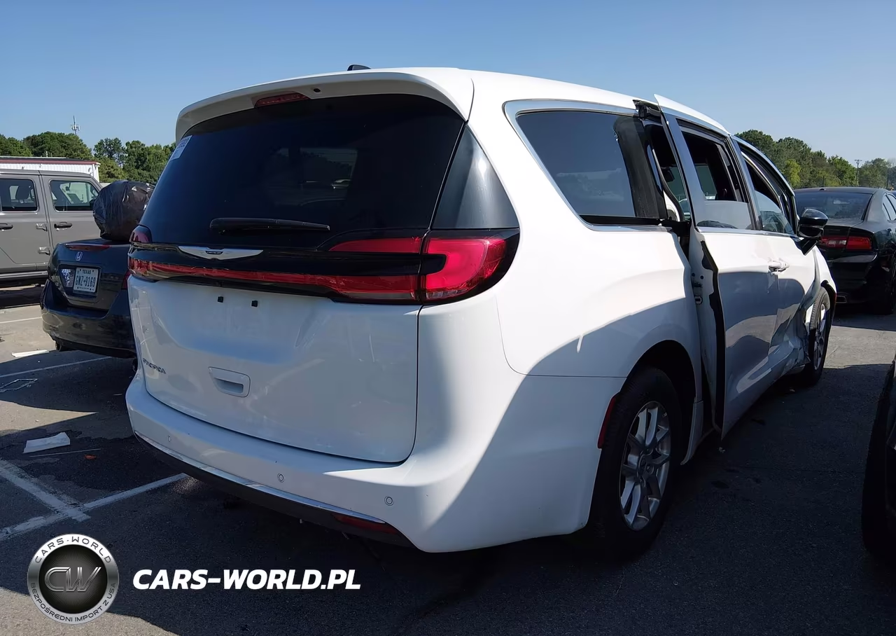 2025 Chrysler Pacifica Select VIN:2C4RC1BG6SR569751 - 4