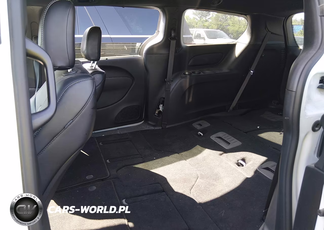 2025 Chrysler Pacifica Select VIN:2C4RC1BG6SR569751 - 8