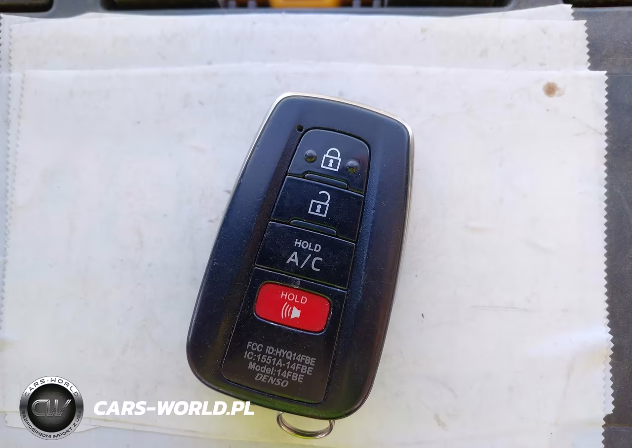 2018 Toyota Prius Prime Premium VIN:JTDKARFP3J3082014 - 11