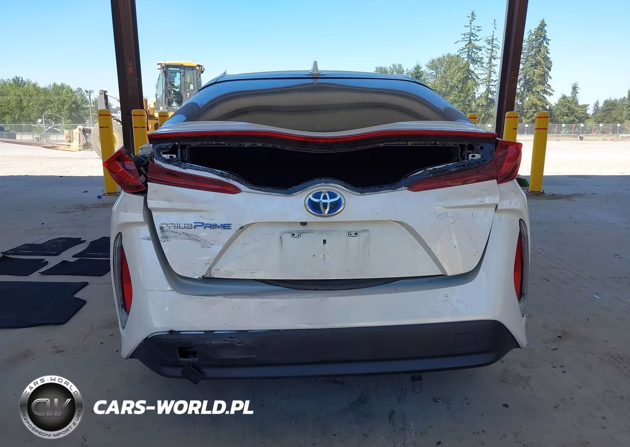 2018 Toyota Prius Prime Premium VIN:JTDKARFP3J3082014 - 17