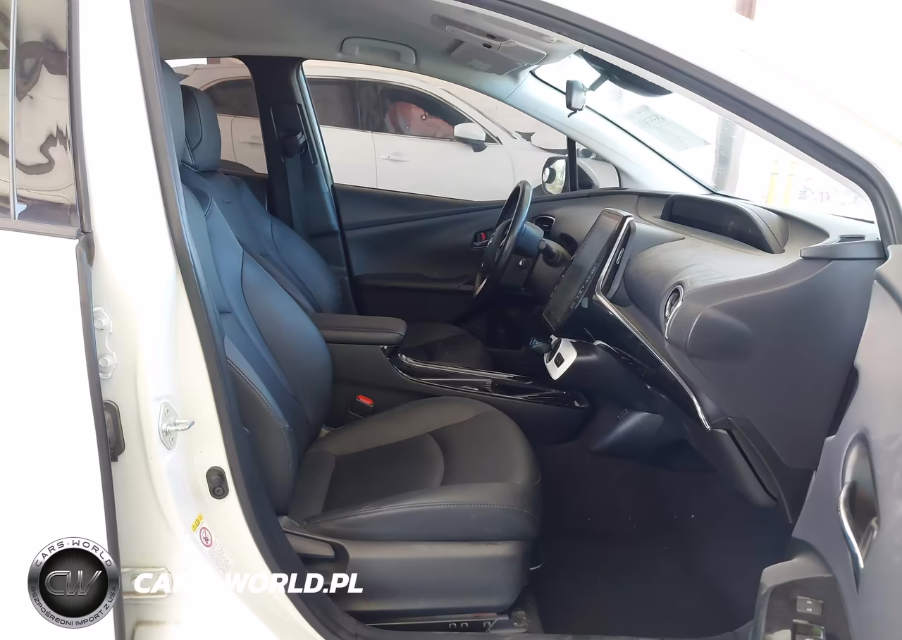 2018 Toyota Prius Prime Premium VIN:JTDKARFP3J3082014 - 5